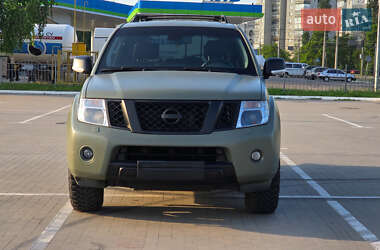 Внедорожник / Кроссовер Nissan Pathfinder 2011 в 