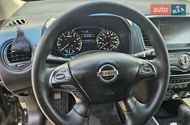Позашляховик / Кросовер Nissan Pathfinder 2017 в 