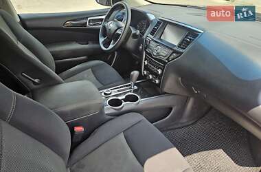 Позашляховик / Кросовер Nissan Pathfinder 2017 в 