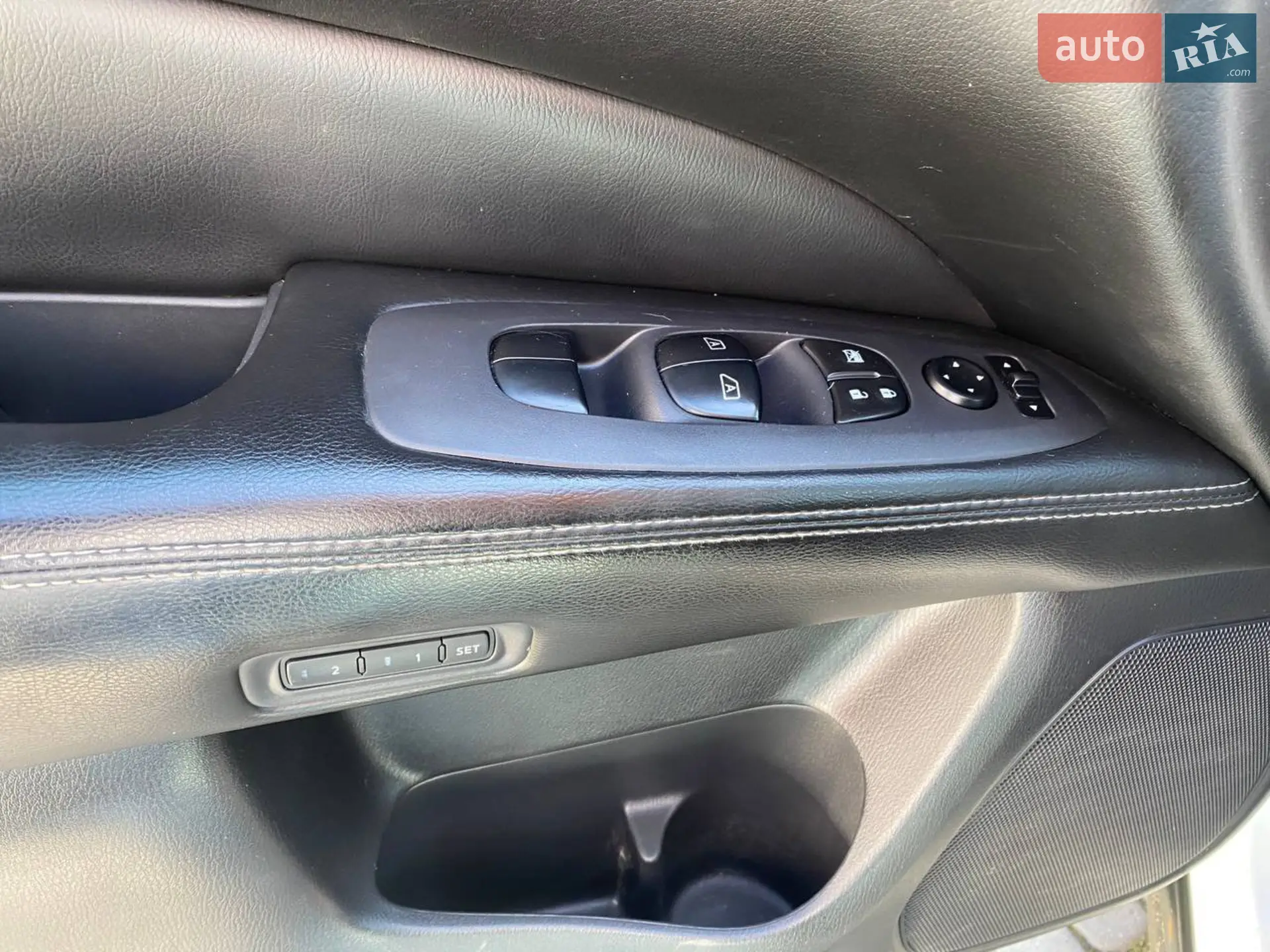 2014 Nissan Pathfinder - мініатюра 12