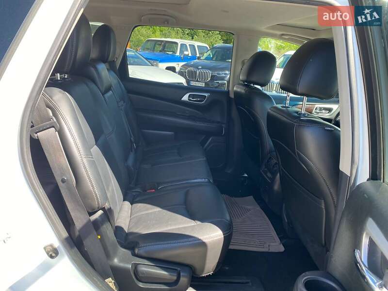 Позашляховик / Кросовер Nissan Pathfinder 2014 в Львові