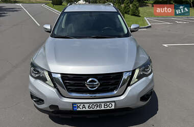 Внедорожник / Кроссовер Nissan Pathfinder 2016 в 