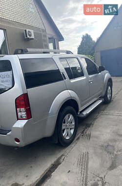 Внедорожник / Кроссовер Nissan Pathfinder 2005 в 