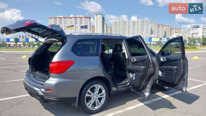 Позашляховик / Кросовер Nissan Pathfinder 2018 в Києві