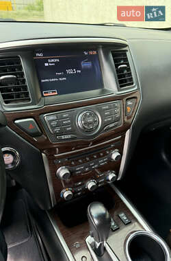 Позашляховик / Кросовер Nissan Pathfinder 2016 в 