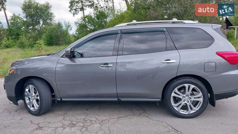 Позашляховик / Кросовер Nissan Pathfinder 2018 в Києві
