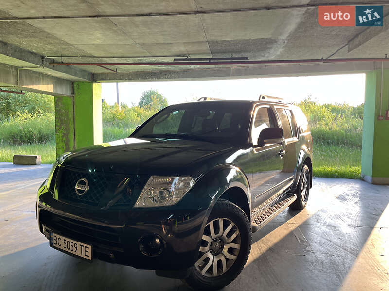 Внедорожник / Кроссовер Nissan Pathfinder 2011 в Львове