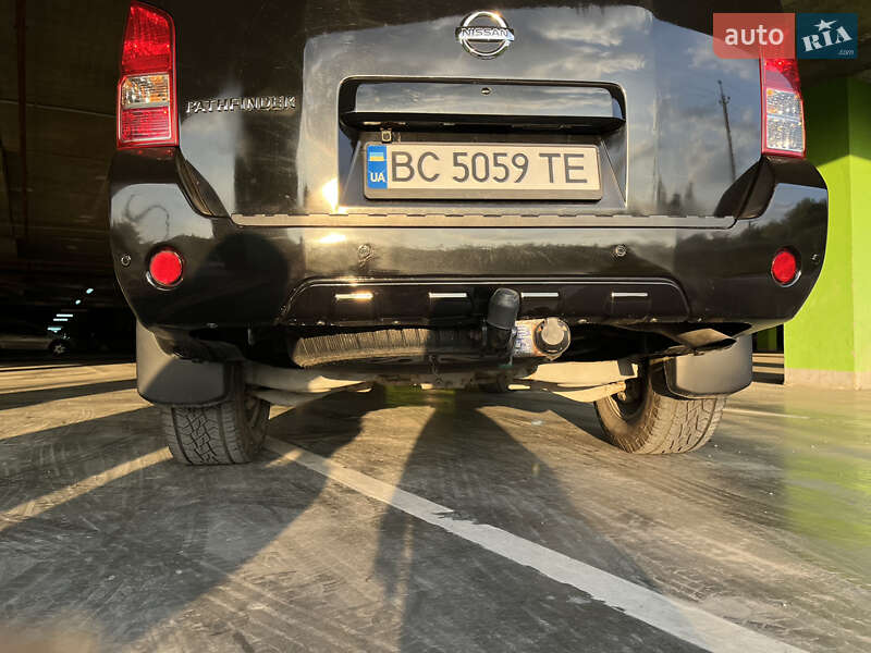 Внедорожник / Кроссовер Nissan Pathfinder 2011 в Львове