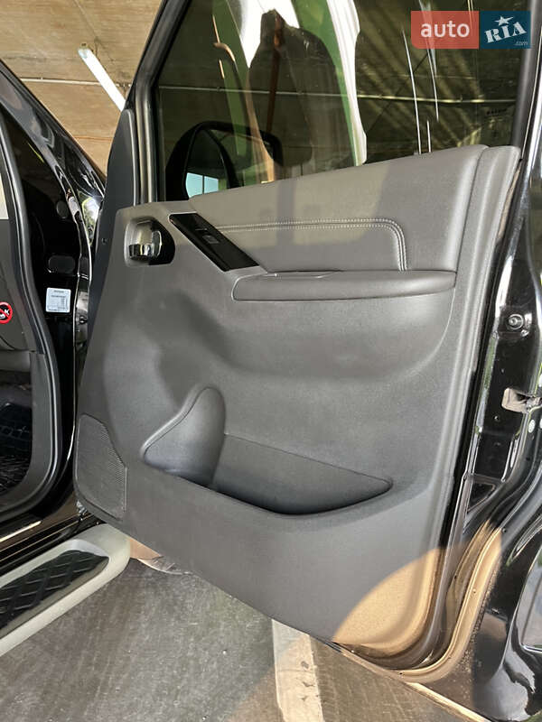 Внедорожник / Кроссовер Nissan Pathfinder 2011 в Львове