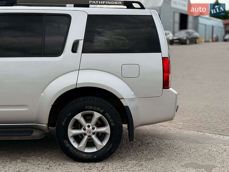 Внедорожник / Кроссовер Nissan Pathfinder 2007 в Львове