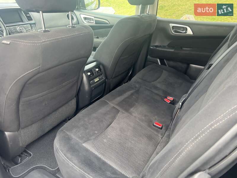 Позашляховик / Кросовер Nissan Pathfinder 2015 в Дніпрі фото 14 Позашляховик / Кросовер Nissan Pathfinder 2015 в Дніпрі