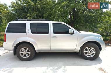 Позашляховик / Кросовер Nissan Pathfinder 2008 в Ужгороді