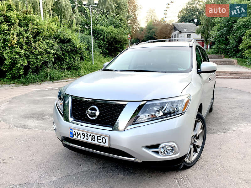 Позашляховик / Кросовер Nissan Pathfinder 2014 в Житомирі