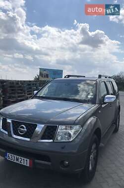 Позашляховик / Кросовер Nissan Pathfinder 2004 в Києві