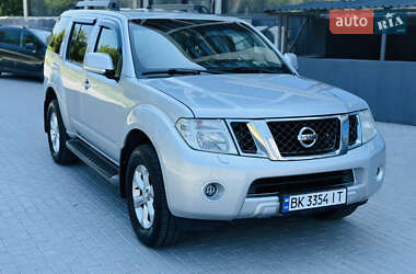 Внедорожник / Кроссовер Nissan Pathfinder 2013 в Ровно