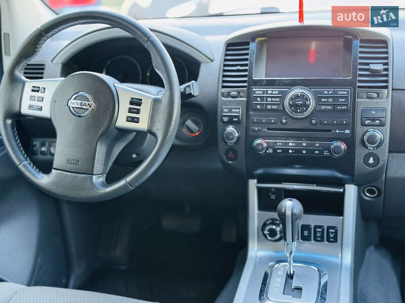 Внедорожник / Кроссовер Nissan Pathfinder 2013 в Ровно