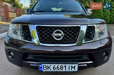 Позашляховик / Кросовер Nissan Pathfinder 2011 в 