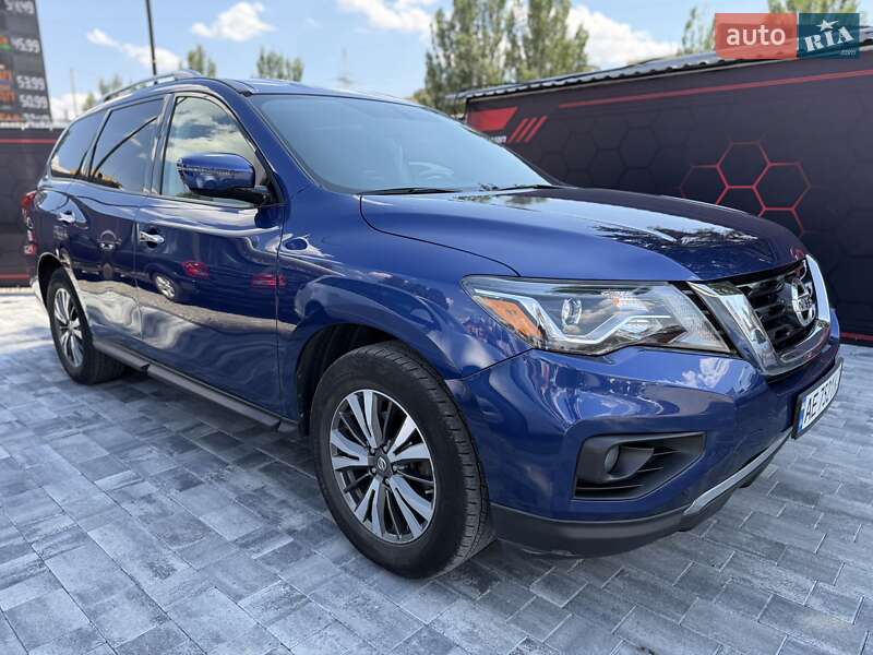 Позашляховик / Кросовер Nissan Pathfinder 2016 в Дніпрі