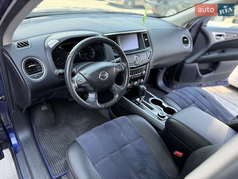 Позашляховик / Кросовер Nissan Pathfinder 2016 в Дніпрі