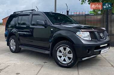 Позашляховик / Кросовер Nissan Pathfinder 2005 в Києві