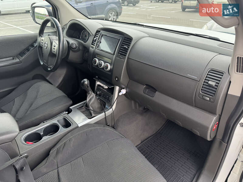 Внедорожник / Кроссовер Nissan Pathfinder 2011 в Борисполе