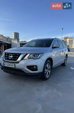 Внедорожник / Кроссовер Nissan Pathfinder 2016 в Киеве