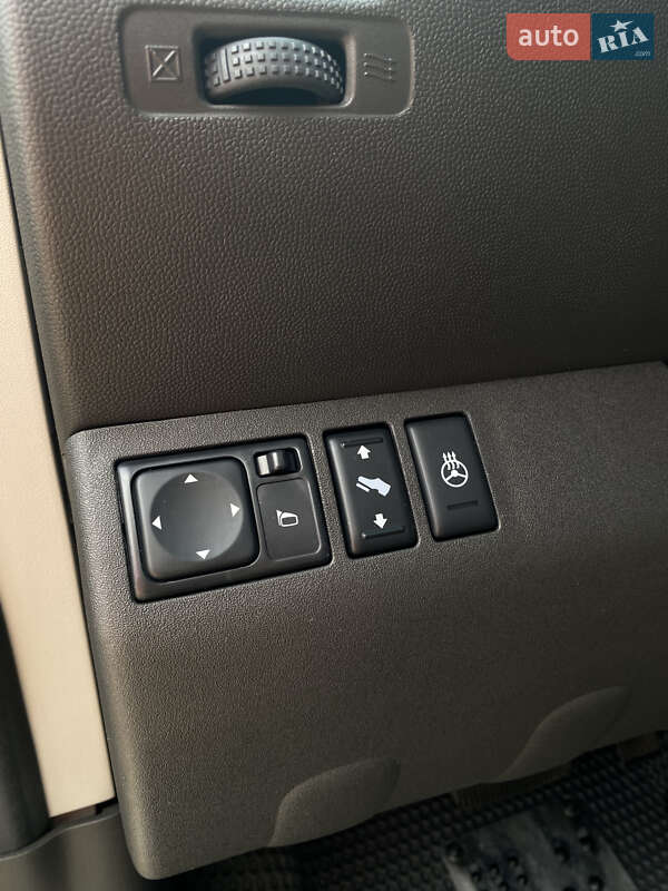 Позашляховик / Кросовер Nissan Pathfinder 2012 в Києві