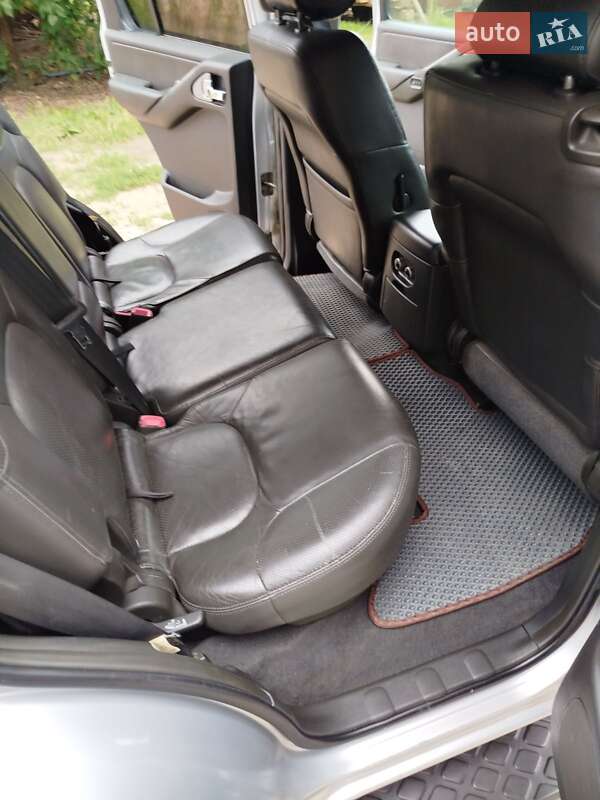 Позашляховик / Кросовер Nissan Pathfinder 2006 в Чернівцях