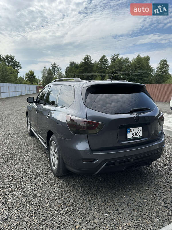 Внедорожник / Кроссовер Nissan Pathfinder 2013 в Вараше фото 6 Внедорожник / Кроссовер Nissan Pathfinder 2013 в Вараше