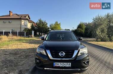 Внедорожник / Кроссовер Nissan Pathfinder 2016 в Одессе