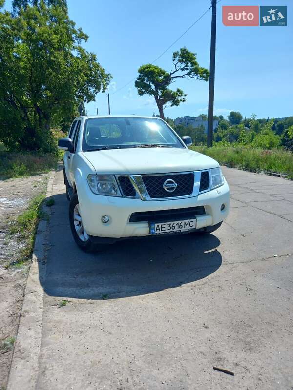 Nissan Pathfinder 2011