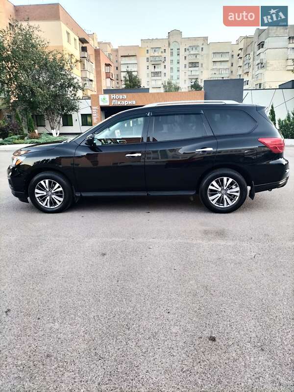 Позашляховик / Кросовер Nissan Pathfinder 2018 в Полтаві