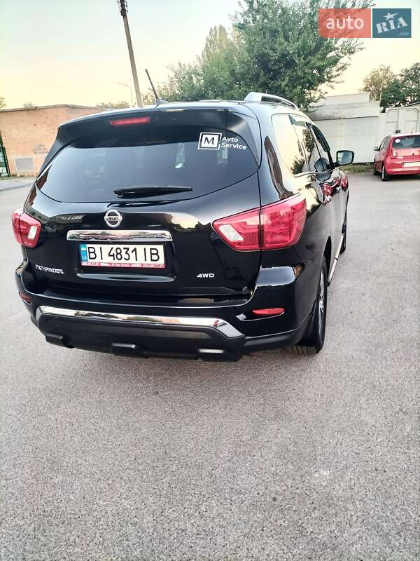 Позашляховик / Кросовер Nissan Pathfinder 2018 в Полтаві