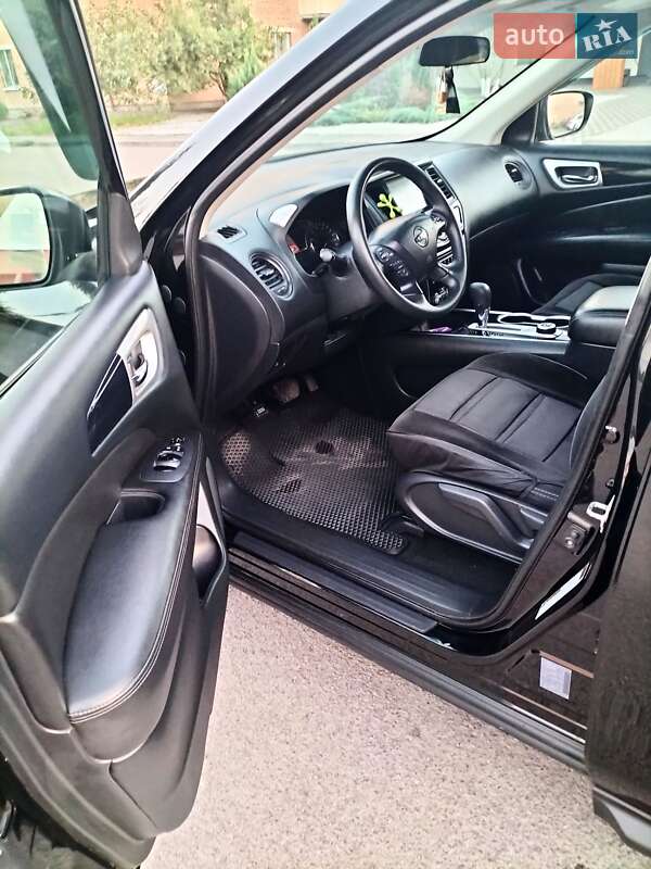 Позашляховик / Кросовер Nissan Pathfinder 2018 в Полтаві