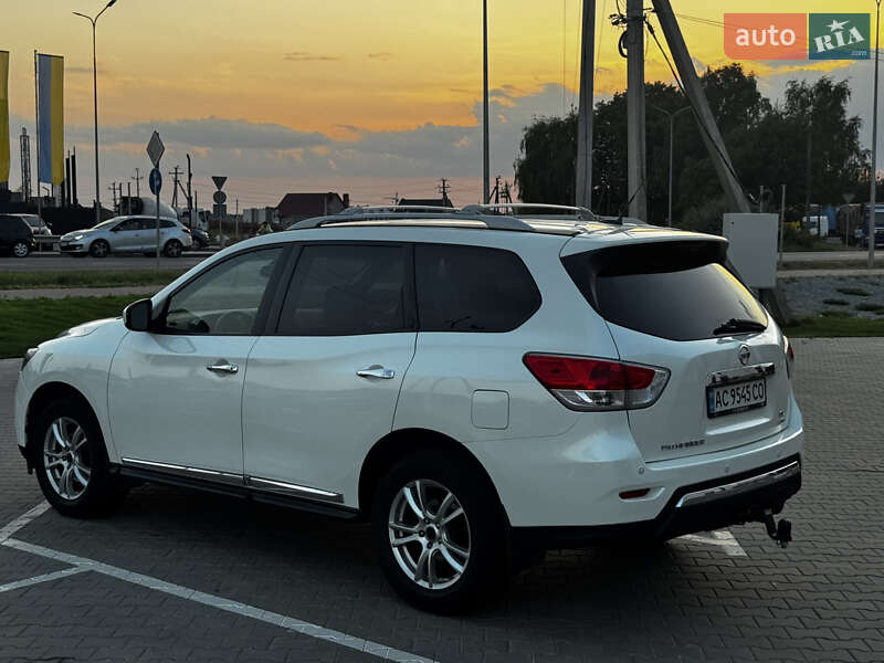 Внедорожник / Кроссовер Nissan Pathfinder 2015 в Луцке