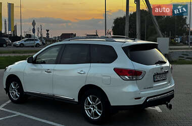 Внедорожник / Кроссовер Nissan Pathfinder 2015 в 