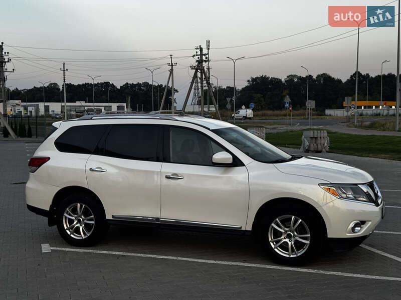 Внедорожник / Кроссовер Nissan Pathfinder 2015 в Луцке