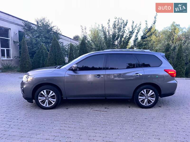 Позашляховик / Кросовер Nissan Pathfinder 2019 в Іллінцях