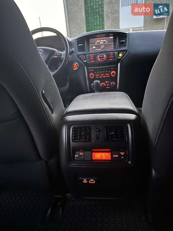 Позашляховик / Кросовер Nissan Pathfinder 2019 в Іллінцях