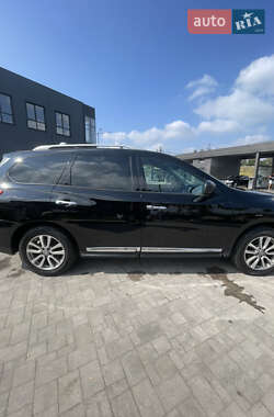 Внедорожник / Кроссовер Nissan Pathfinder 2014 в 