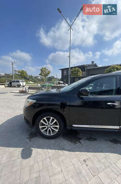 Внедорожник / Кроссовер Nissan Pathfinder 2014 в 