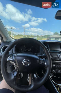 Внедорожник / Кроссовер Nissan Pathfinder 2014 в 