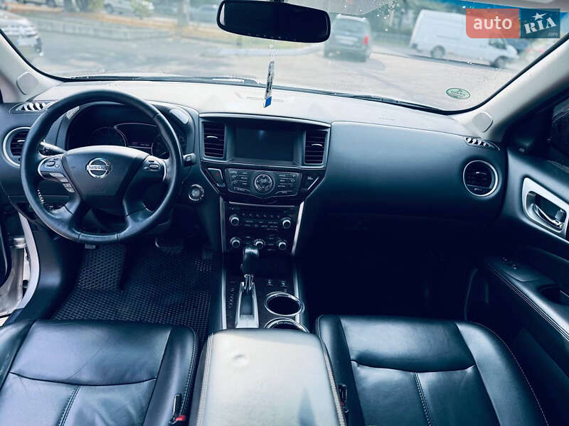 Позашляховик / Кросовер Nissan Pathfinder 2015 в Івано-Франківську