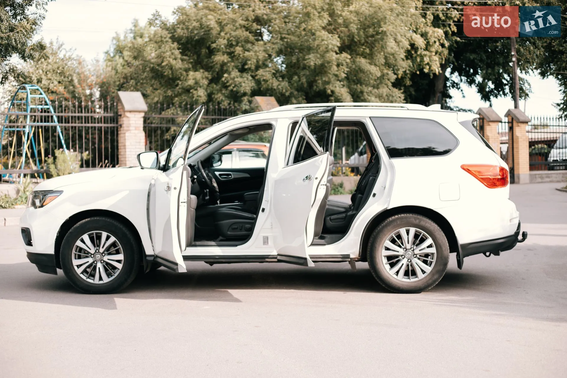 2019 Nissan Pathfinder - мініатюра 4