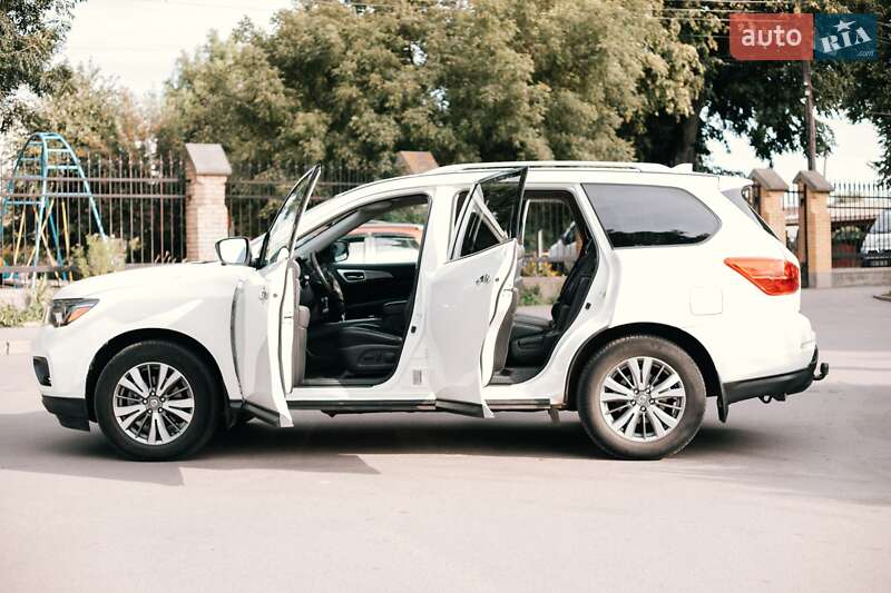 Позашляховик / Кросовер Nissan Pathfinder 2019 в Києві