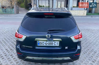 Внедорожник / Кроссовер Nissan Pathfinder 2016 в 