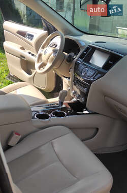 Внедорожник / Кроссовер Nissan Pathfinder 2015 в 