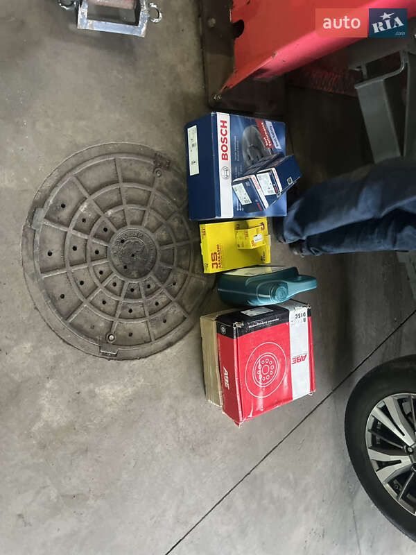 Позашляховик / Кросовер Nissan Pathfinder 2017 в Львові