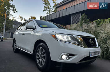 Внедорожник / Кроссовер Nissan Pathfinder 2015 в Киеве