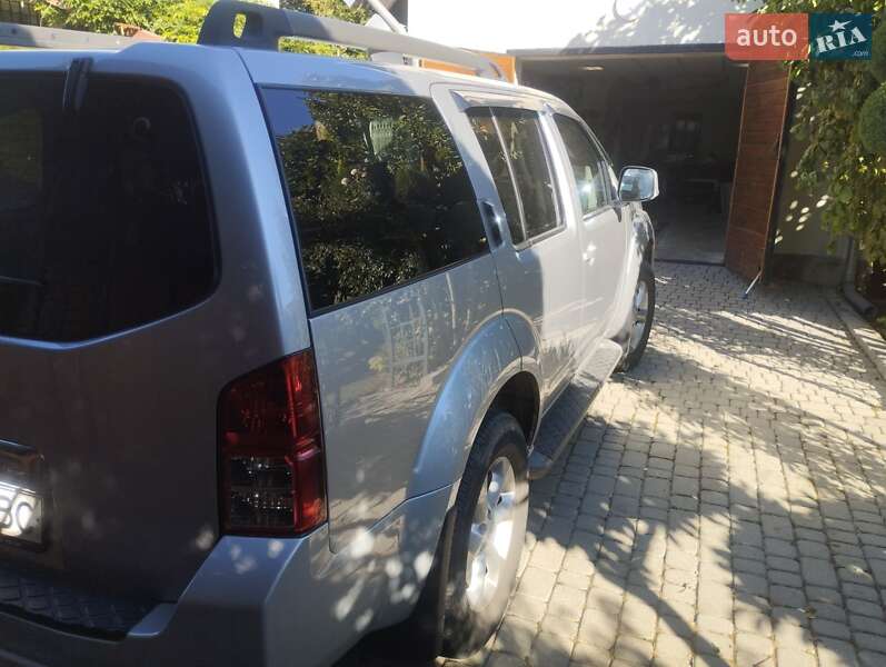 Внедорожник / Кроссовер Nissan Pathfinder 2012 в Львове